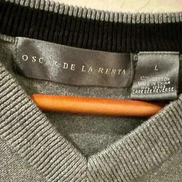 Oscar de la Renta gray vest with diamond pattern L - Picture 3 of 4